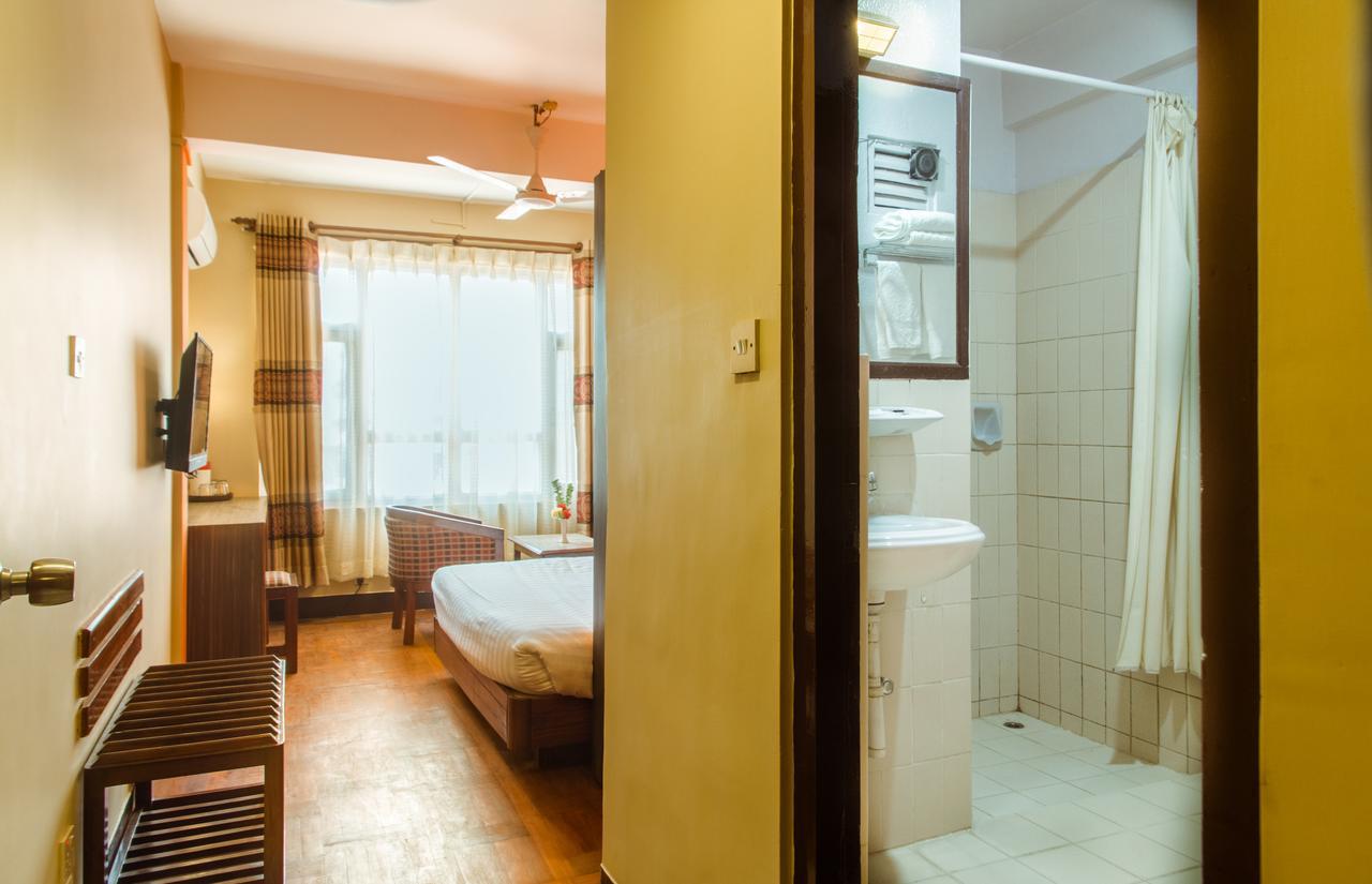 Little Nepal Inn Катманду Екстериор снимка
