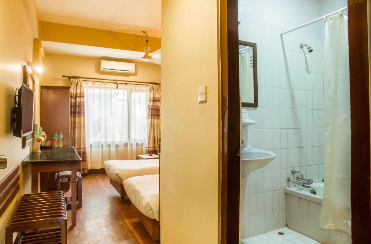 Little Nepal Inn Катманду Екстериор снимка