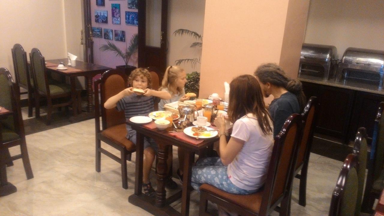 Little Nepal Inn Катманду Екстериор снимка